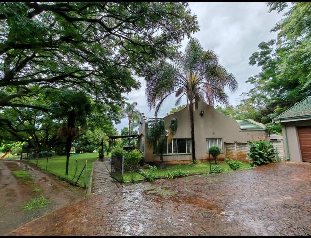 4 BEDROOM FREEHOLD FOR SALE IN BOSCHFONTEIN AH